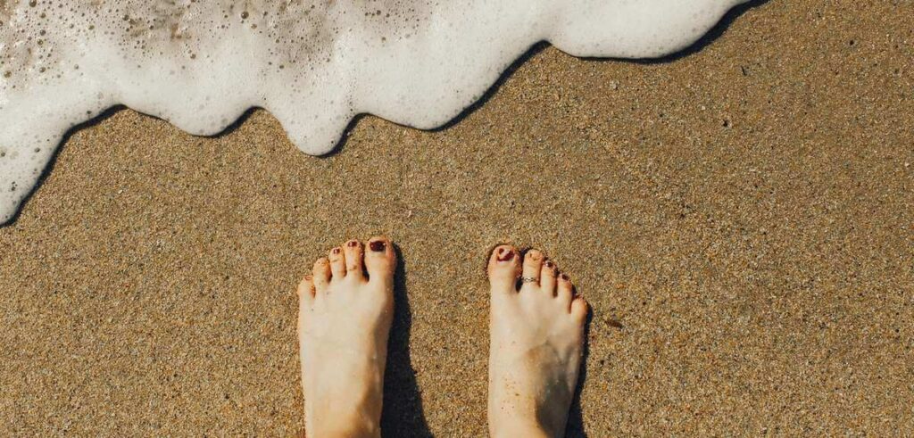 feet in sand