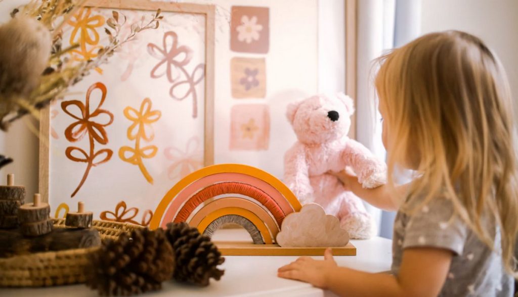 girl with pink teddy bear